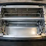 Таен трик, с който да се отървете завинаги от загорели трохи и миризми на изгоряло taen-trik-s-koyto-da-se-otarvete-zavinagi-ot-zagoreli.png